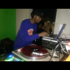 image: Kahlil Wonda of HIghlanda Sound at The Sound Table for Highlanda.net and The Honorary Citizen's RUB-A-DUB session